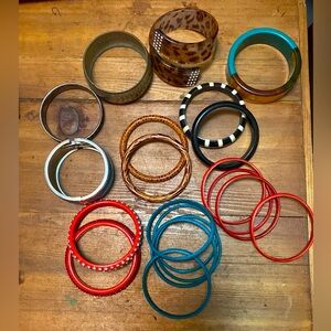 Lot of assorted vintage bangle bracelets